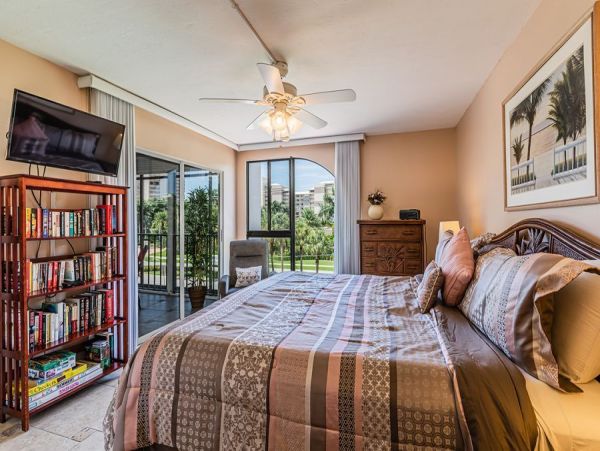 Marco Island Condo 1010647