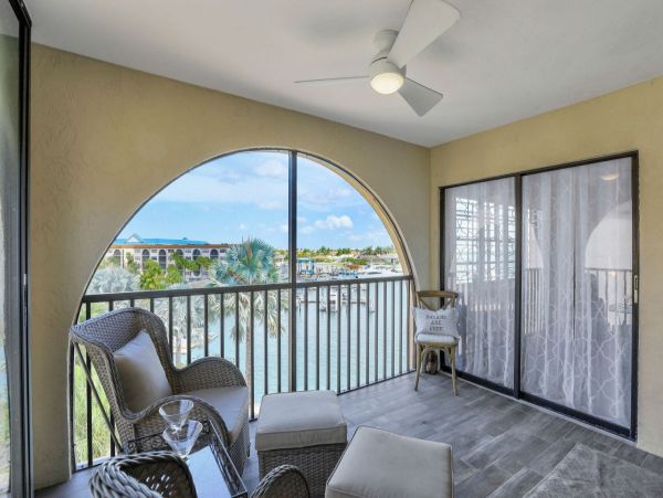 Marco Island Vacation Condo Lovely Decor & Furnishings
