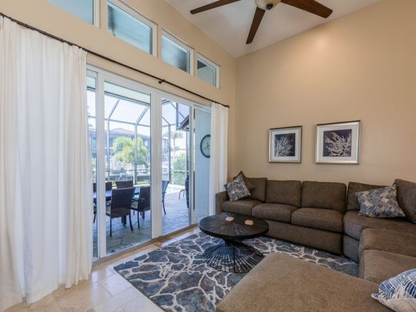 Marco Island Luxury Vacation Home Stylish with Pool