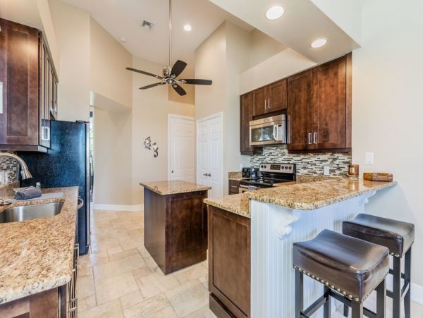 Marco Island Luxury Vacation Home Stylish with Pool