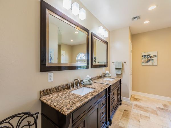 Marco Island Luxury Vacation Home Stylish with Pool