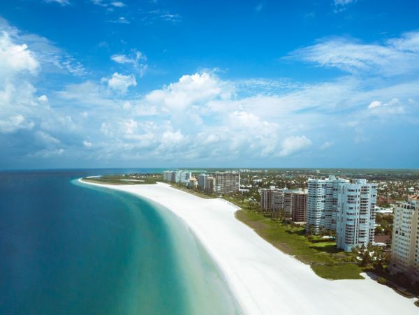 Marco Island Luxury Vacation Home Stylish with Pool