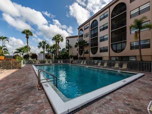 Marco Island Condo 1010663