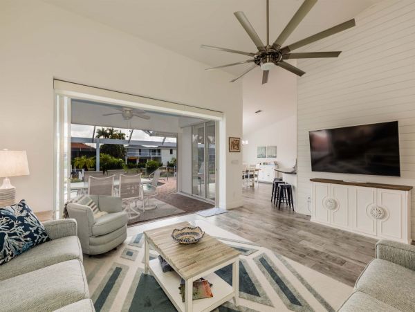 Waterfront 3 Bedroom Home in Marco Island