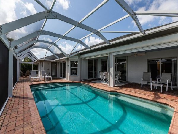 Waterfront 3 Bedroom Home in Marco Island