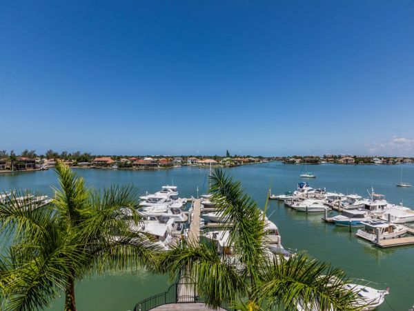 Marco Island Condo 1010677