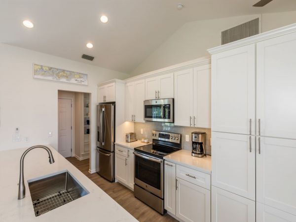 Three Bedroom Vacation Home with Pool & Dock in Marco Island
