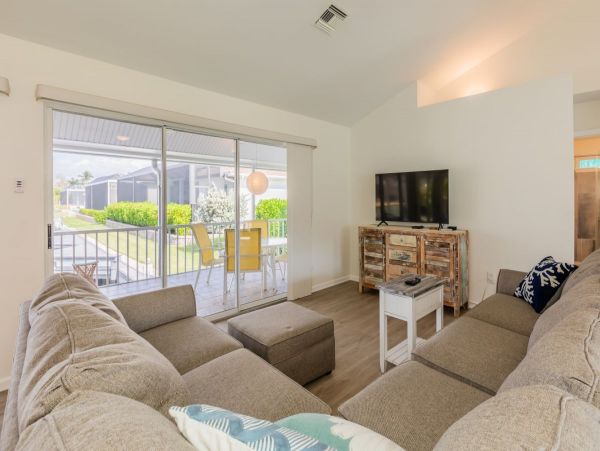 Three Bedroom Vacation Home with Pool & Dock in Marco Island