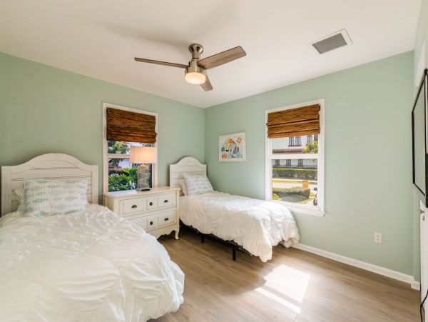 Three Bedroom Vacation Home with Pool & Dock in Marco Island