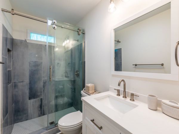Three Bedroom Vacation Home with Pool & Dock in Marco Island