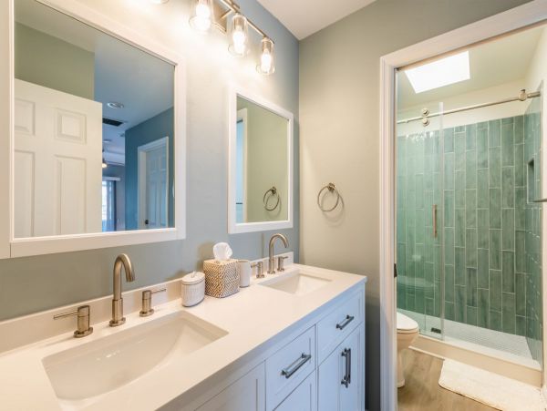 Three Bedroom Vacation Home with Pool & Dock in Marco Island