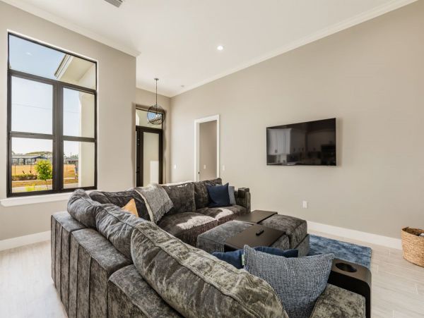 Three Bedroom Pool Vacation Home in Marco Island