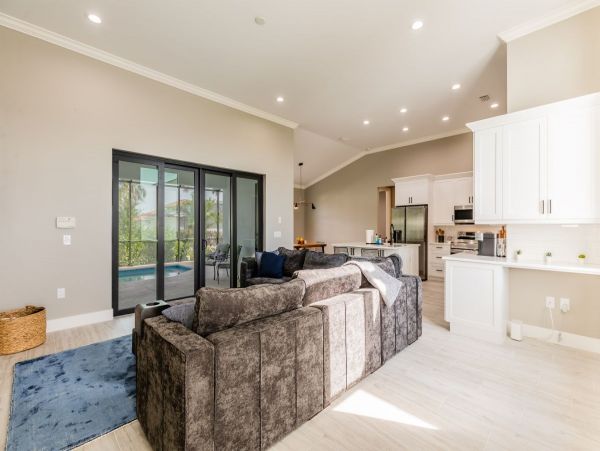 Three Bedroom Pool Vacation Home in Marco Island