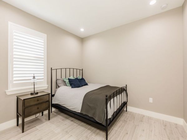 Three Bedroom Pool Vacation Home in Marco Island