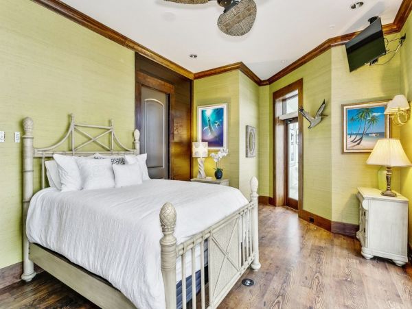 Pensacola Beach Four Bedroom Estate - Pool Spa & Water Views