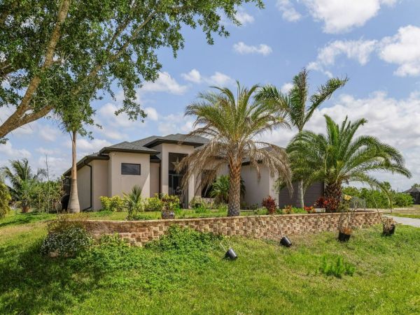 Cape Coral Vacation Home with Private Caged Pool Sleeps 10