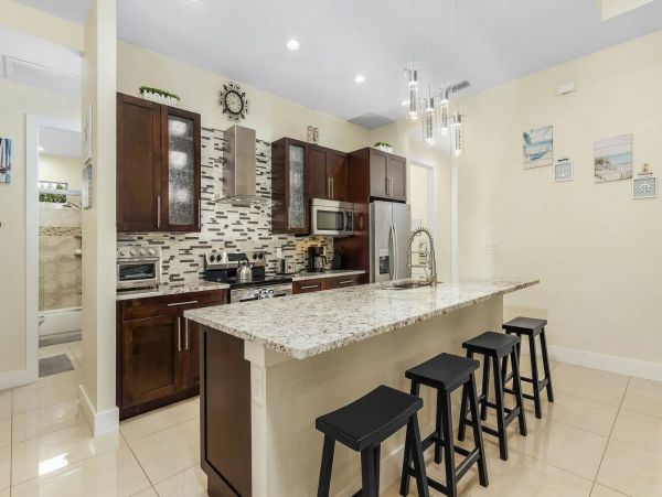 Cape Coral Vacation Home with Private Caged Pool Sleeps 10