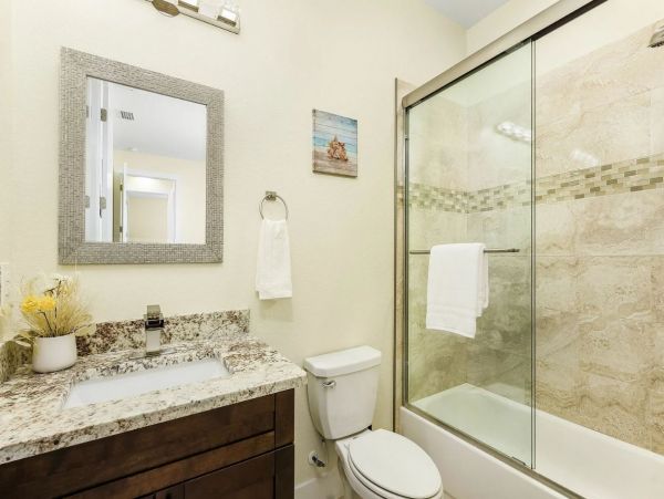 Cape Coral Vacation Home with Private Caged Pool Sleeps 10