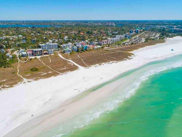 Siesta Key Beachfront Three Bedroom Townhouse Sleeps 10