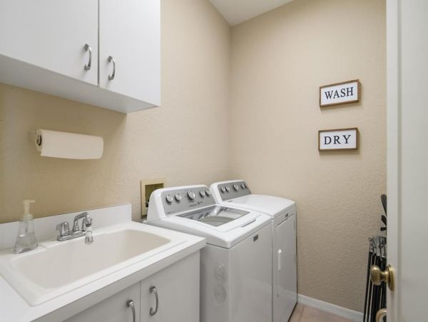 This Three Bedroom Lovely Marco Home Awaits your Arrival