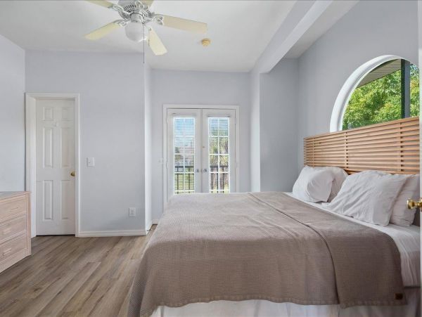 Three Bedroom House private pool, walking distance to Beach and restaurants