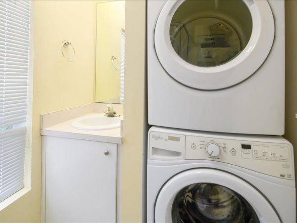 Three Bedroom House private pool, walking distance to Beach and restaurants