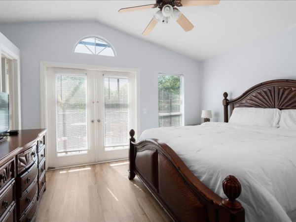 Three Bedroom House private pool, walking distance to Beach and restaurants