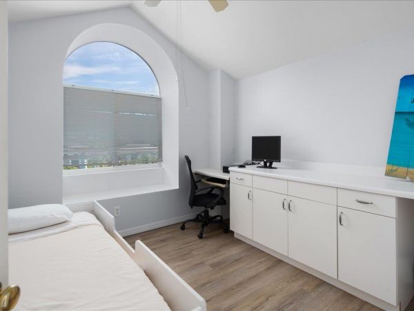 Three Bedroom House private pool, walking distance to Beach and restaurants