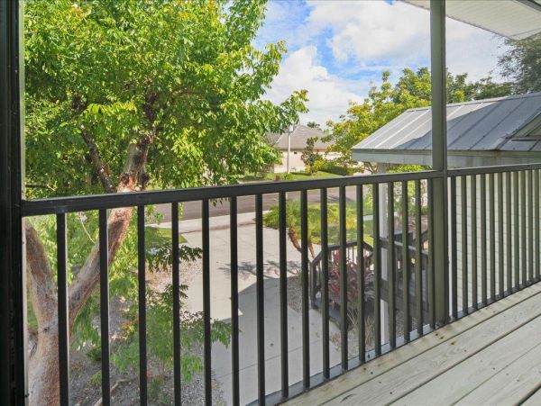 Three Bedroom House private pool, walking distance to Beach and restaurants