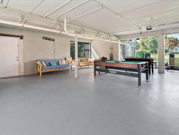 Three Bedroom House private pool, walking distance to Beach and restaurants