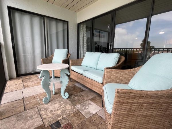Waterfront Vacation Chic Condo in Marco Island