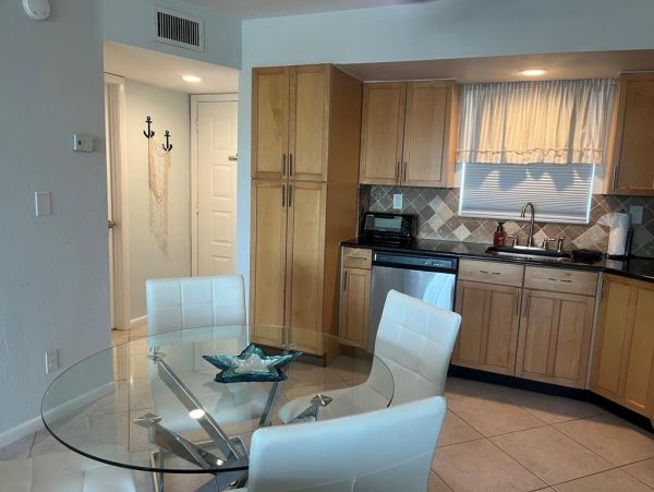 Waterfront Vacation Chic Condo in Marco Island