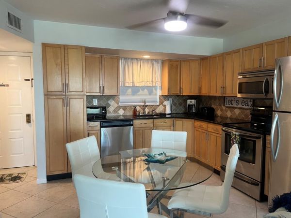Waterfront Vacation Chic Condo in Marco Island