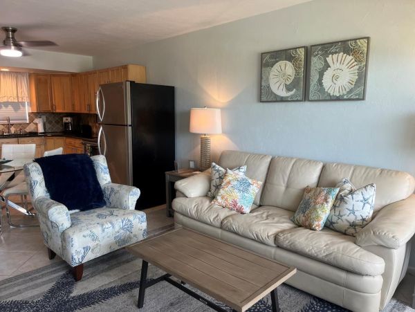 Waterfront Vacation Chic Condo in Marco Island