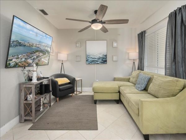 St. Petersburg Condo 1010718