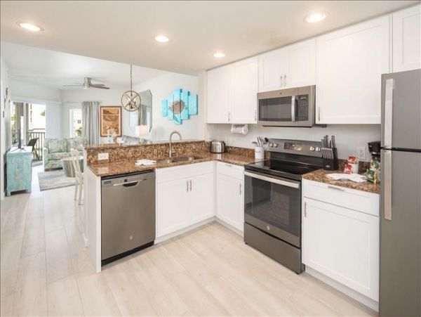 Treasure Island Beachfront Condo  Luxury Gulf Front Vacation Rental with Pool, Hot Tub & Ocean Views