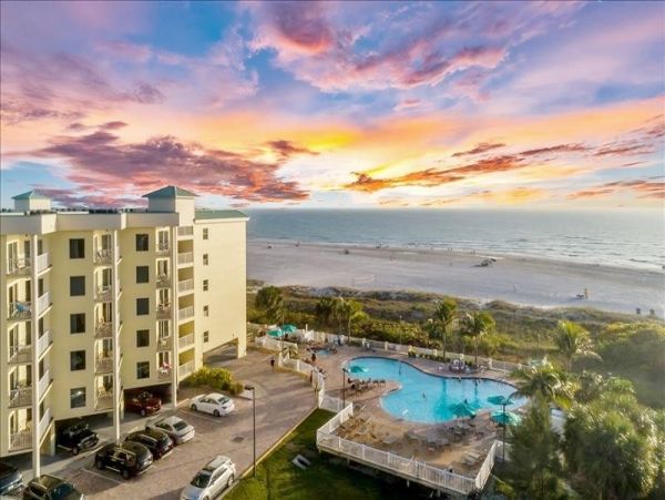 St. Petersburg Condo 1010724