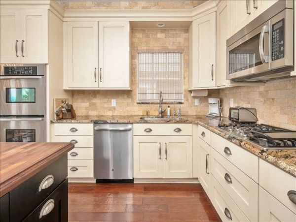 Luxurious Waterfront Retreat in Sunset Beach - Ideal for Family Getaways