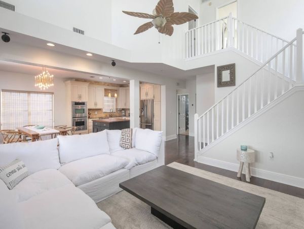 Luxurious Waterfront Retreat in Sunset Beach - Ideal for Family Getaways