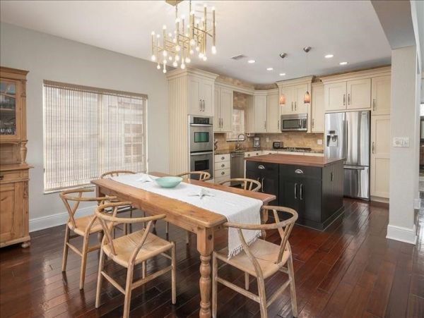 Luxurious Waterfront Retreat in Sunset Beach - Ideal for Family Getaways