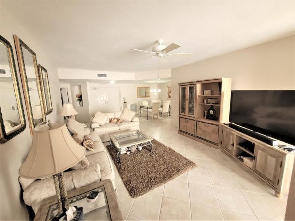 Marco Island Condo 1010738