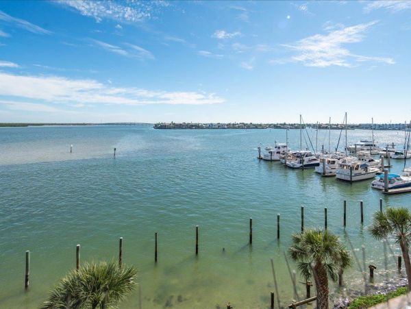 Marco Island Condo 1010746