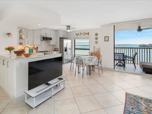 Marco Island Condo 1010746