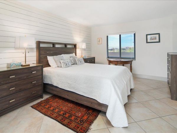 Marco Island Condo 1010746
