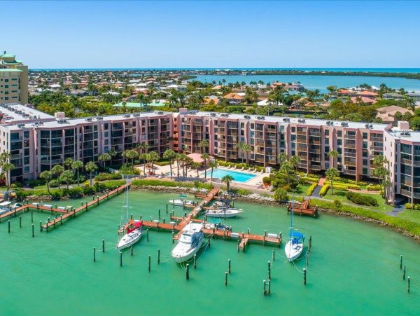 Marco Island Condo 1010746