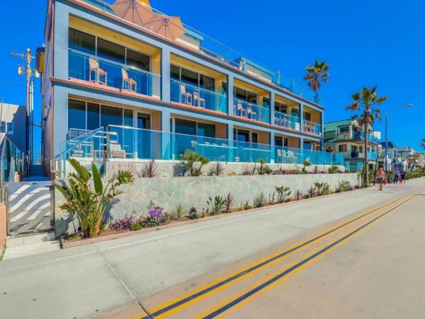 Oceanfront Mission Beach Vacation Condo Two Bedrooms