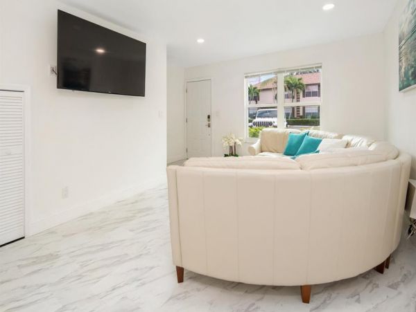 Marco Island Condo 1010750