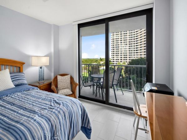 Marco Island Vacation Beach Condo Sleeps 4 Guest