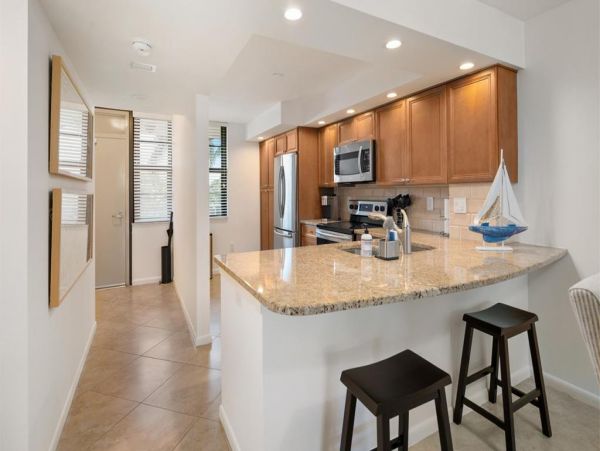 Marco Island Beachfront Vacation Condominium Sleeps Six