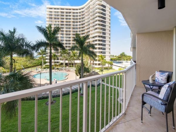 Marco Island Beachfront Vacation Condominium Sleeps Six